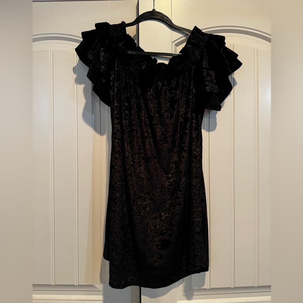 Umgee Black Velvet Off-Shoulder Blouse